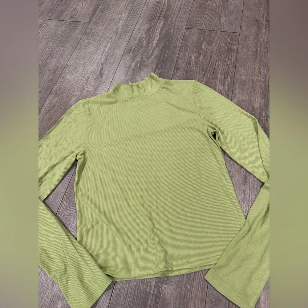 AMERICAN EAGLE turtleneck top ✨